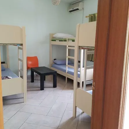 אכסניה Green Hostel טיראנה